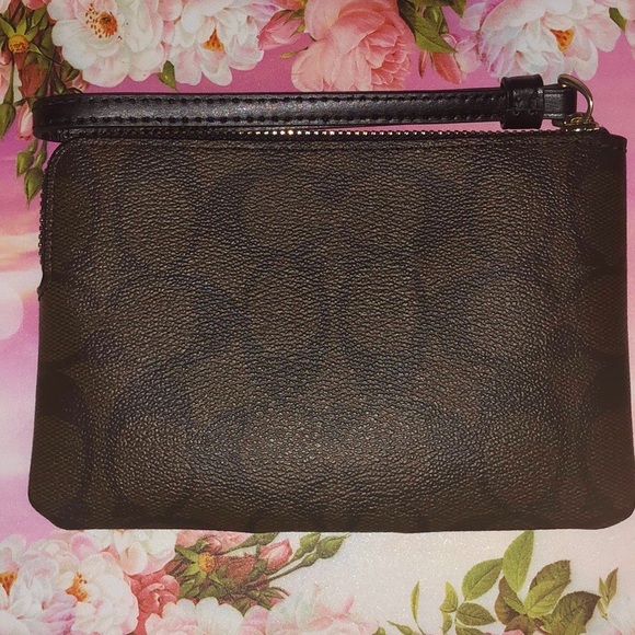 ❌❌ SOLD ❌❌.   COACH WRISTLET - Picture 3 of 5